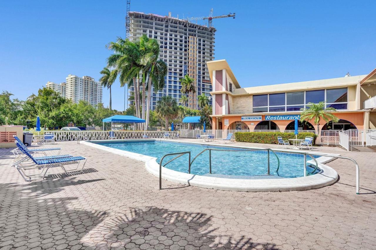 Gorgeous Spot In Hallandale Beach With Pool!! Exterior photo